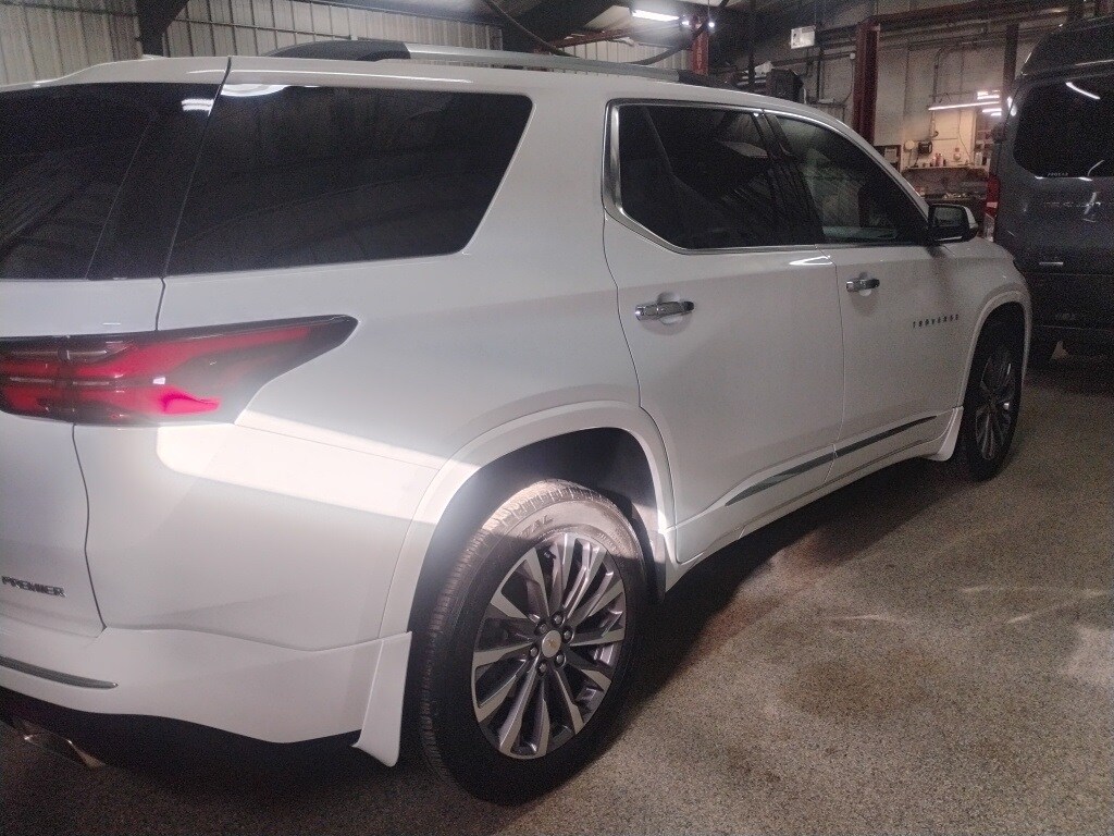 2023 Chevrolet Traverse Premier photo 3