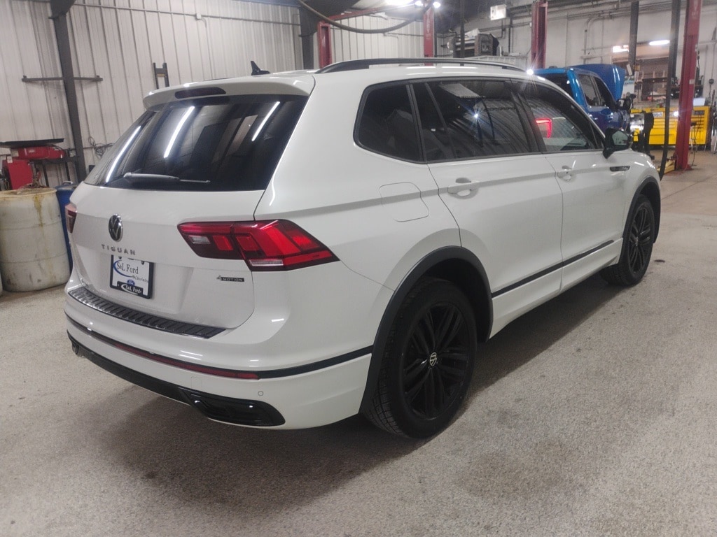 Used 2022 Volkswagen Tiguan 2.0T SE R-Line Black SUV