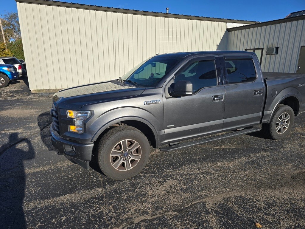 2017 Ford F-150 XLT photo 2