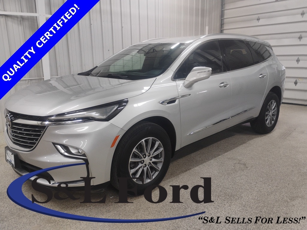 2022 Buick Enclave Essence's photo