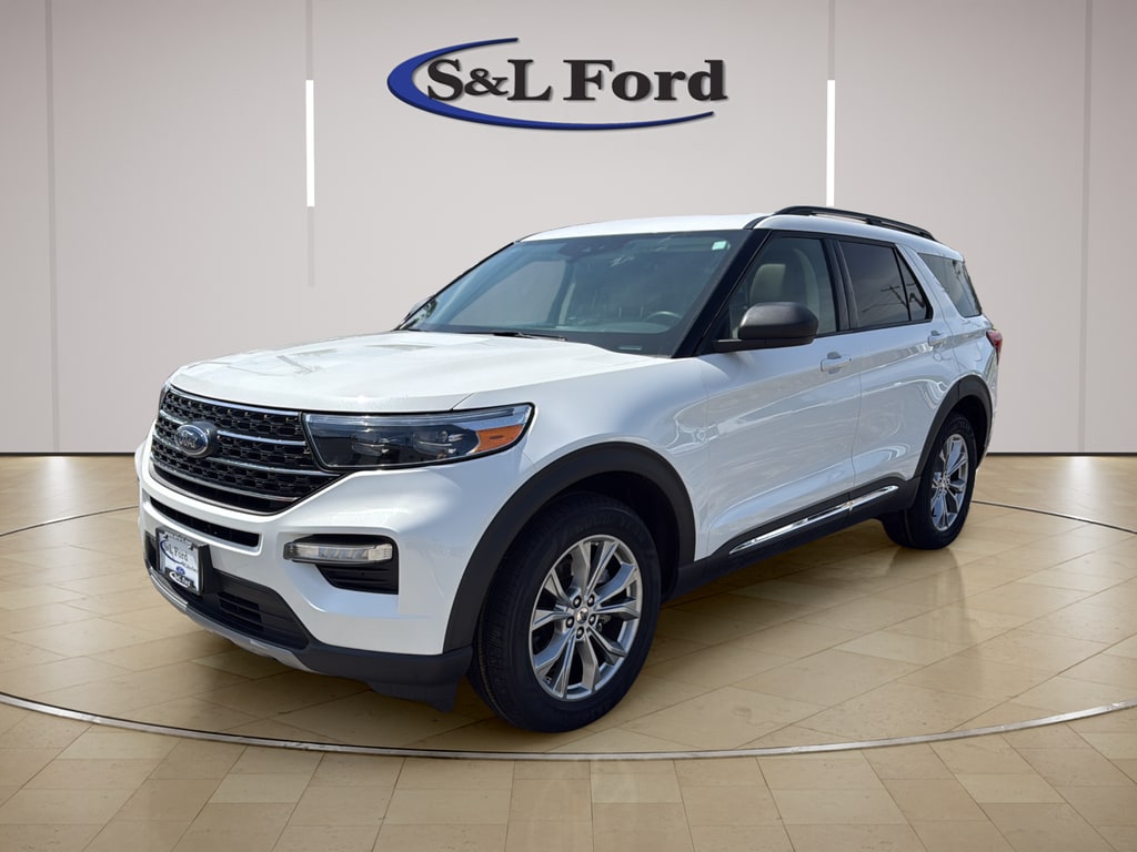 2023 Ford Explorer XLT 4WD's photo