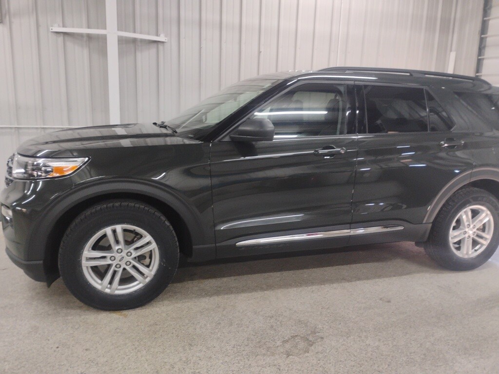 2024 Ford Explorer XLT photo 2