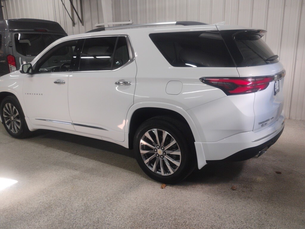 2023 Chevrolet Traverse Premier photo 2