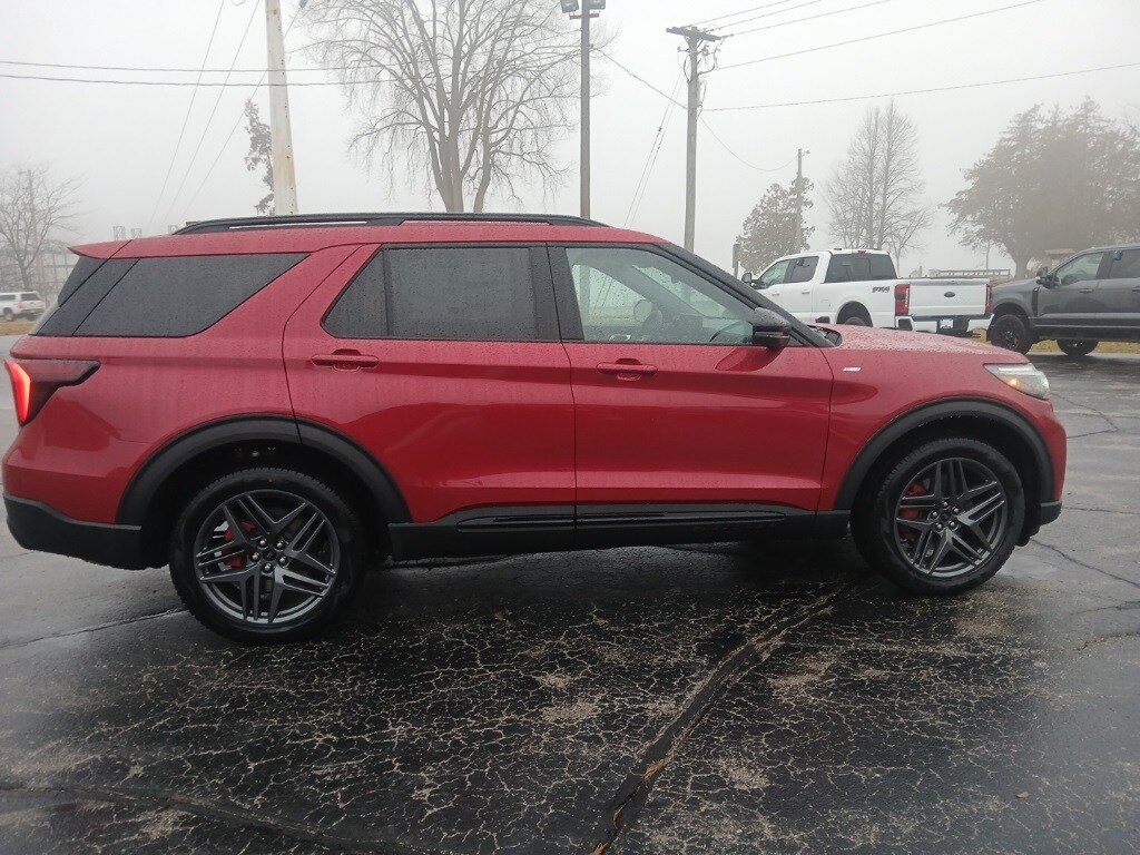 2026 Ford Explorer ST-Line photo 4