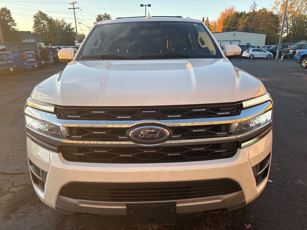 2024 Ford Expedition Limited photo 2