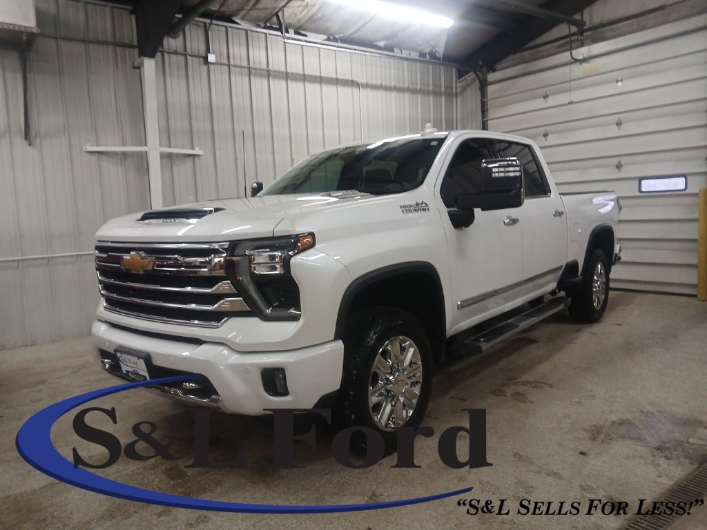 2024 Chevrolet Silverado 2500HD High Country's photo