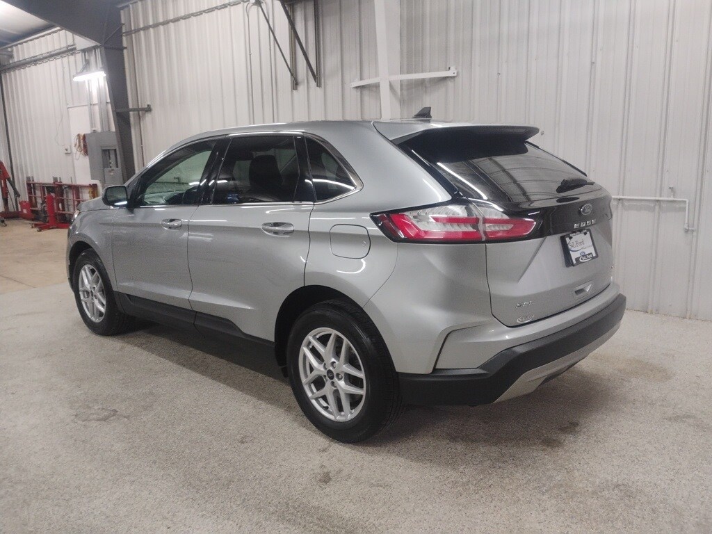 2023 Ford Edge SEL photo 2