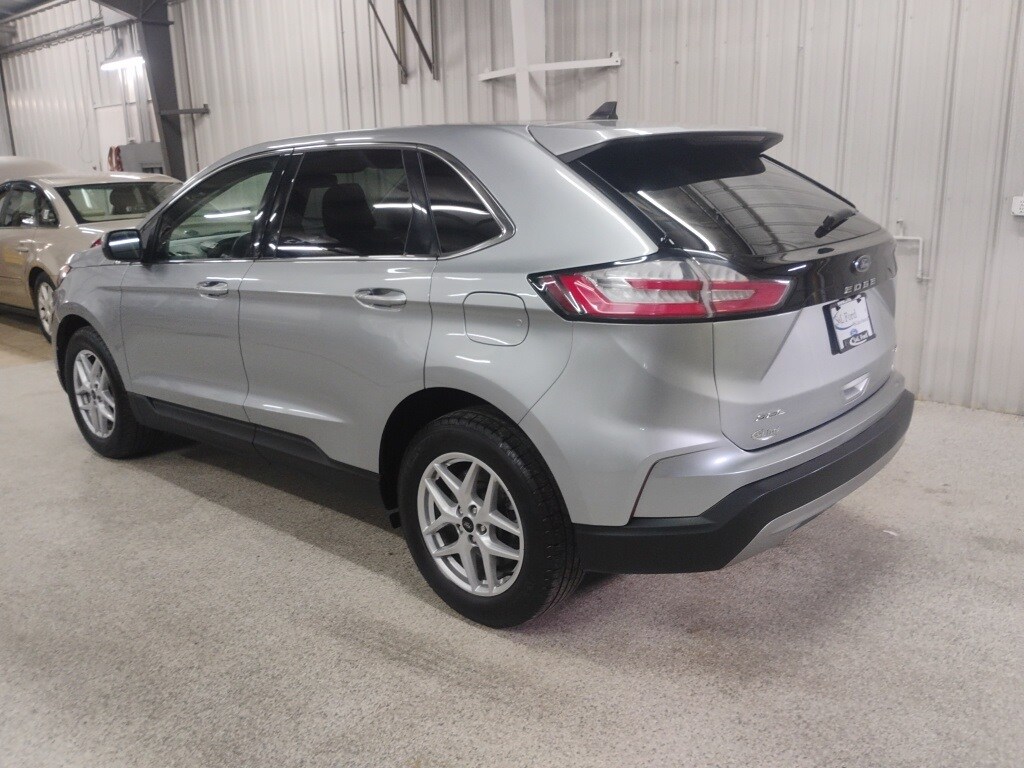 2024 Ford Edge SEL photo 3