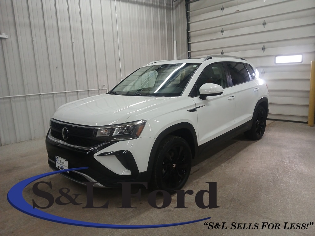 2022 Volkswagen Taos SE's photo