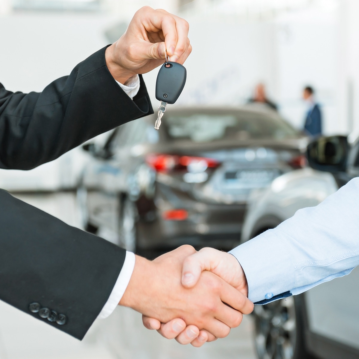 Sell Your Car to a Dealership [8 Reasons Why and How]