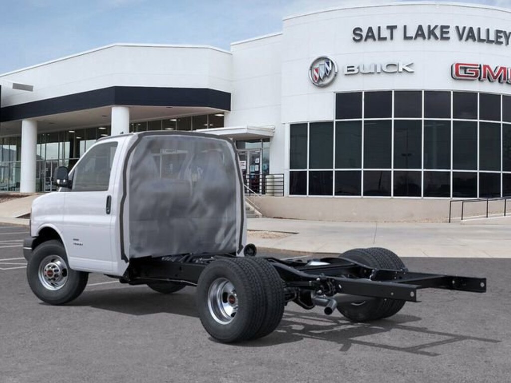 New 2025 GMC Savana Cutaway 3500 1WT Cutaway Van