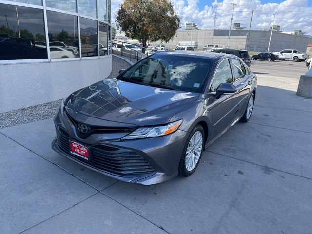 2019 Toyota Camry XLE photo 2