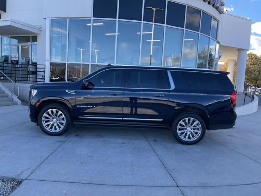 Used 2022 GMC Yukon XL Denali SUV