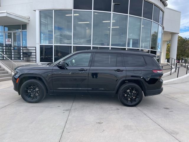 2024 Jeep Grand Cherokee Altitude photo 2