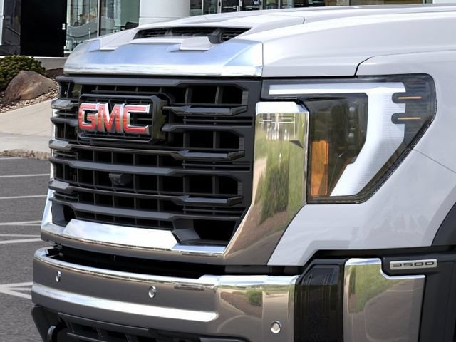 2026 GMC Sierra 3500HD Pro - Photo 13