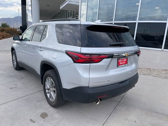 2022 Chevrolet Traverse Cloth 1LT photo 2