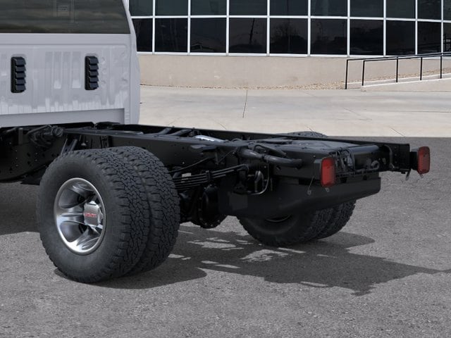 2026 GMC Sierra 3500 Chassis Cab Pro - Photo 14