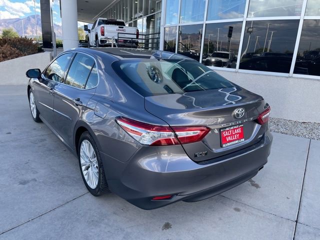 2019 Toyota Camry XLE photo 3