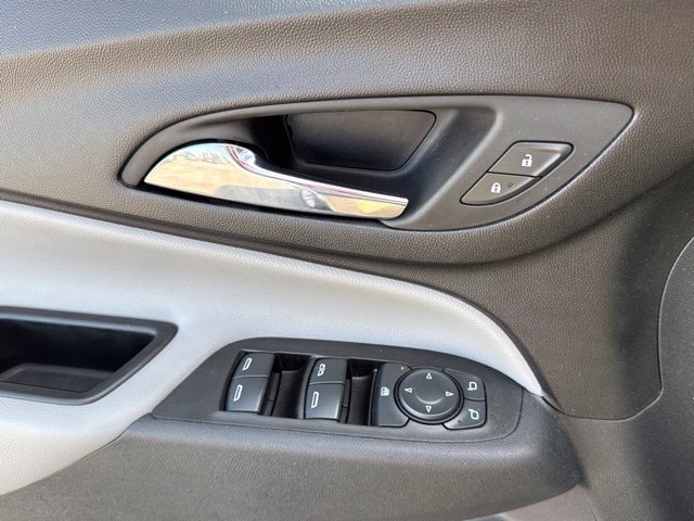 2022 Chevrolet Equinox LS - Photo 25