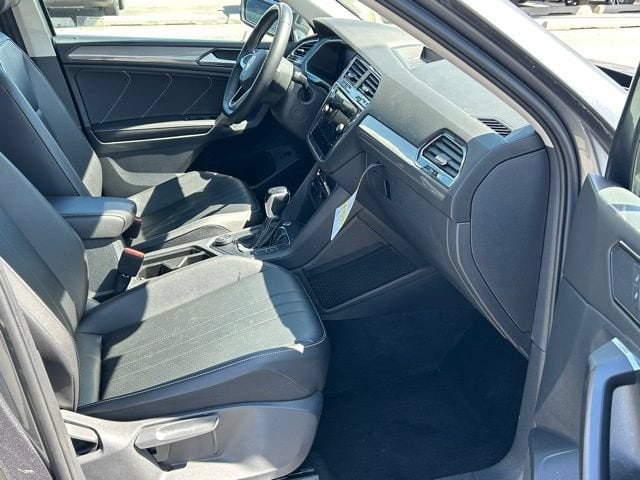 2022 Volkswagen Tiguan SE - Photo 12