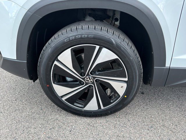 2025 Volkswagen Taos SE - Photo 9