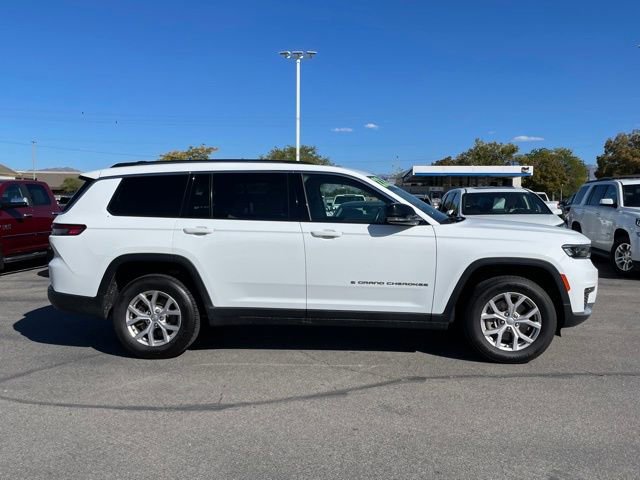 2022 Jeep Grand Cherokee Limited photo 2
