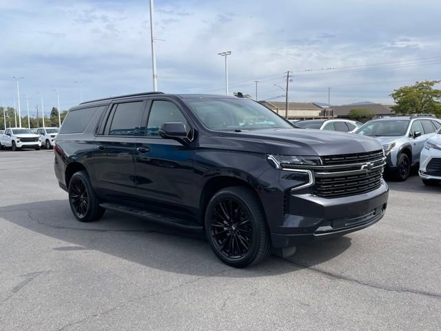 2022 Chevrolet Suburban RST photo 3