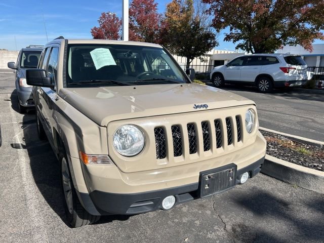 2017 Jeep Patriot Latitude photo 2