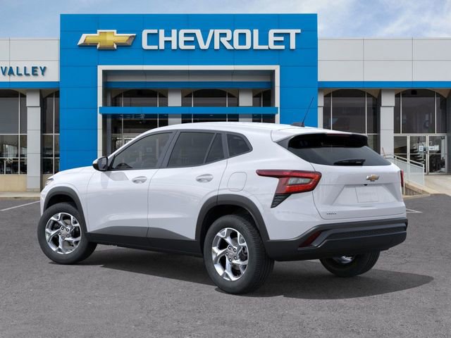 2026 Chevrolet Trax LS photo 4