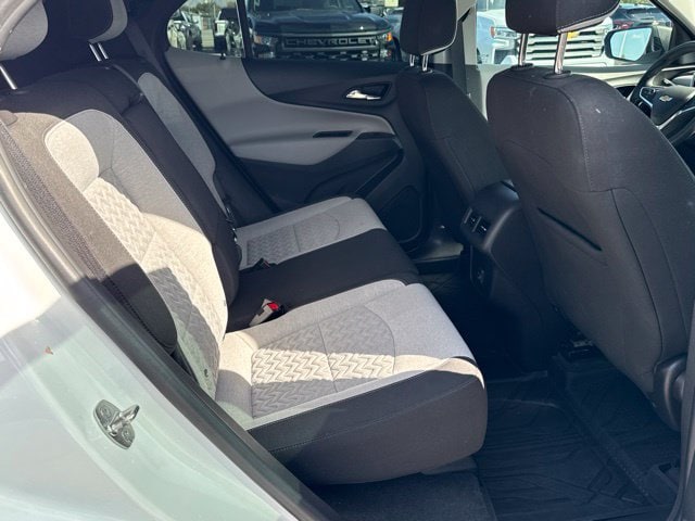 2022 Chevrolet Equinox LS - Photo 17