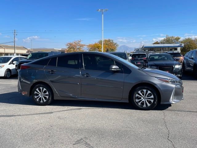 2020 Toyota Prius Prime LE photo 4