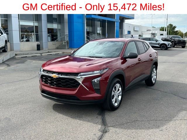 2025 Chevrolet Trax LS photo 2
