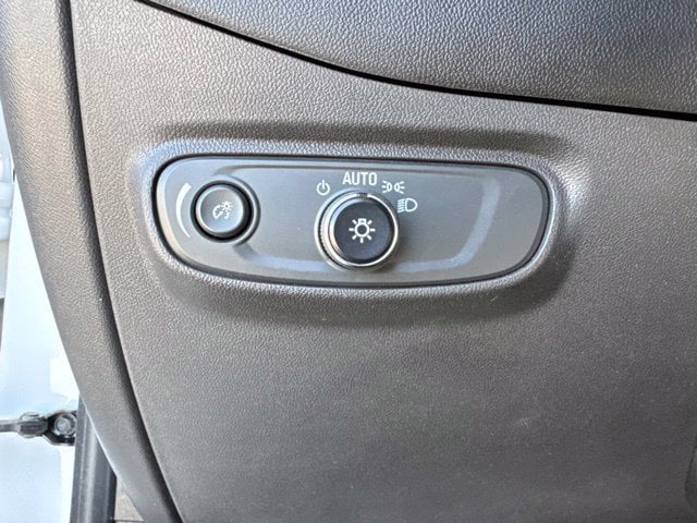 2022 Chevrolet Equinox LS - Photo 26