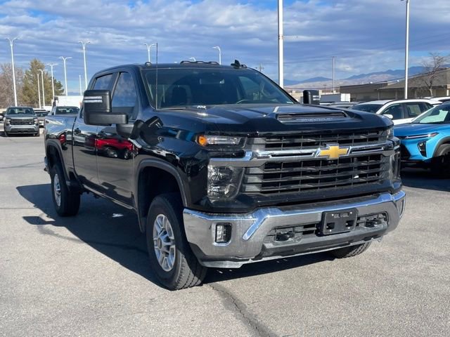 2024 Chevrolet Silverado 2500HD LT photo 3