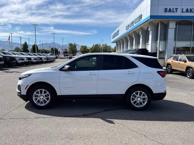 2022 Chevrolet Equinox LS - Photo 13