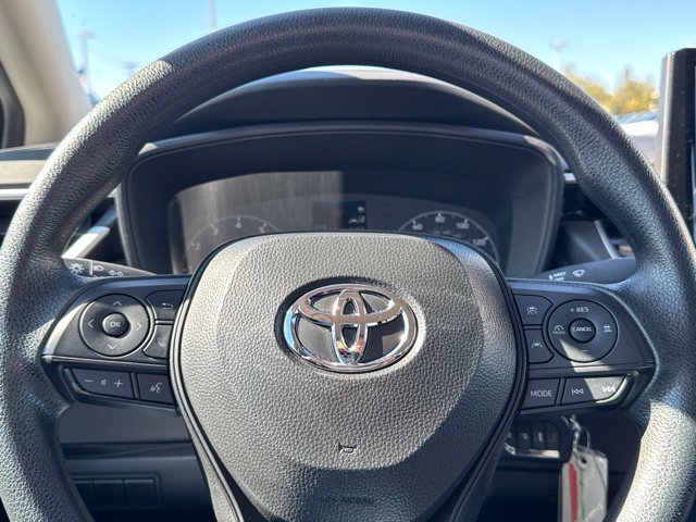 2025 Toyota Corolla LE - Photo 28
