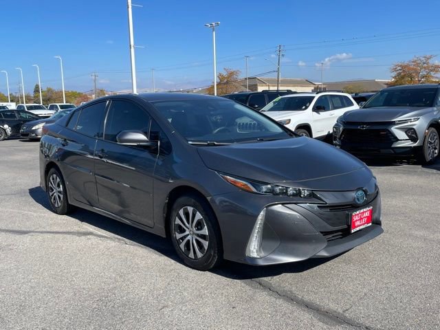 2020 Toyota Prius Prime LE photo 3