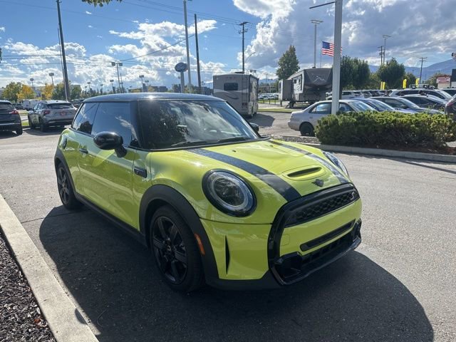 2023 Mini Cooper 2 Door Hardtop S photo 2