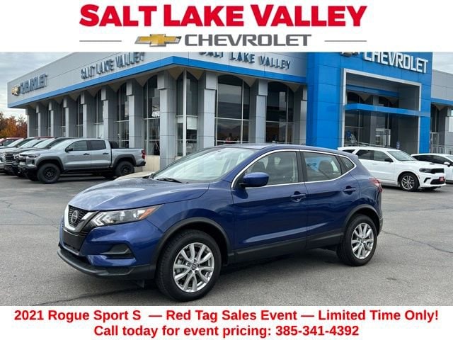 2021 Nissan Rogue Sport S's photo