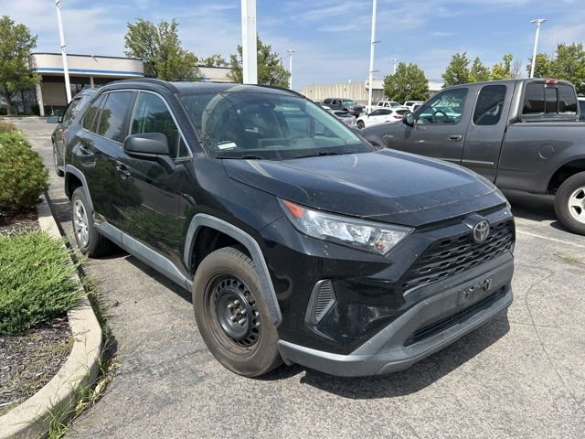 2020 Toyota RAV4 LE photo 2