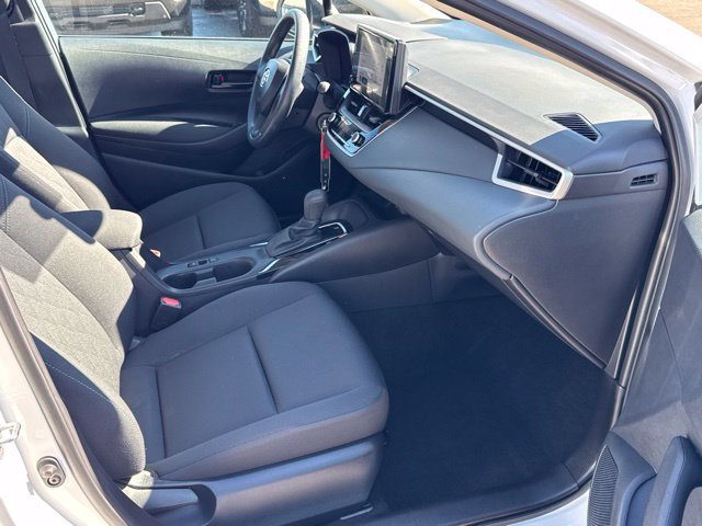 2025 Toyota Corolla LE - Photo 17