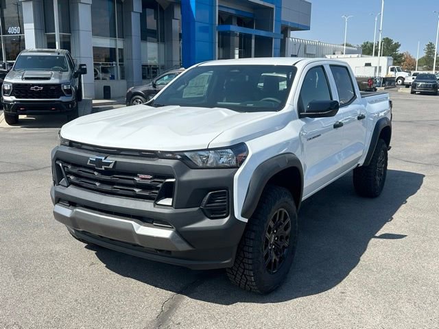 2026 Chevrolet Colorado Trail Boss photo 2