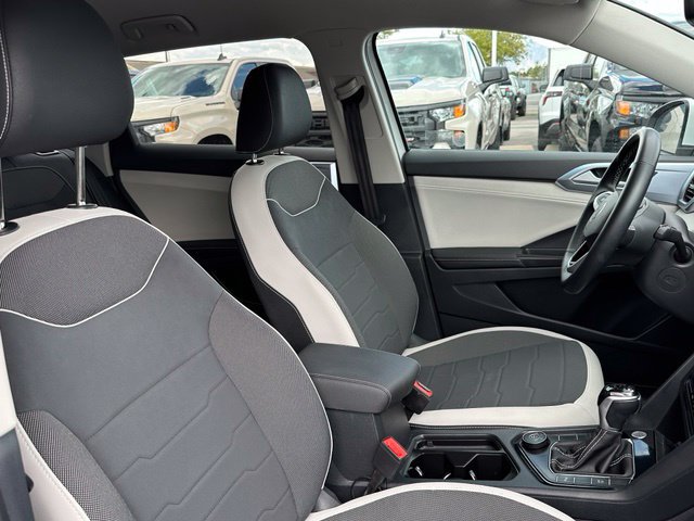 2025 Volkswagen Taos SE - Photo 25