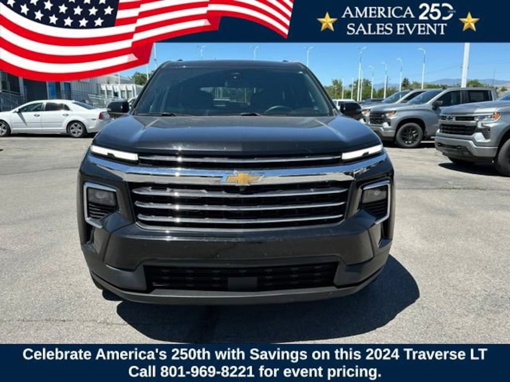 Used 2024 Chevrolet Traverse LT SUV