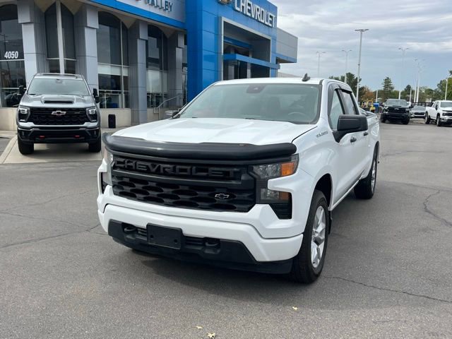 2022 Chevrolet Silverado 1500 Custom photo 2
