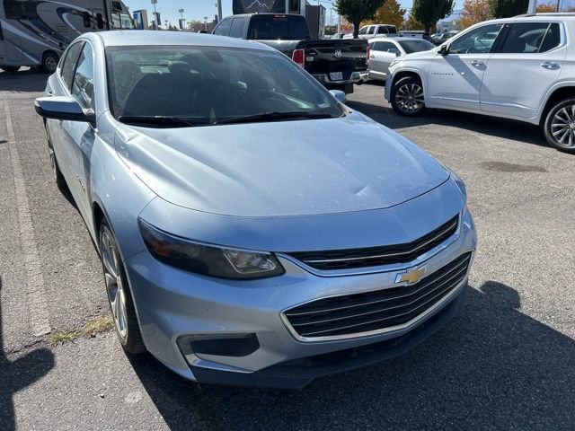 2017 Chevrolet Malibu Premier photo 2