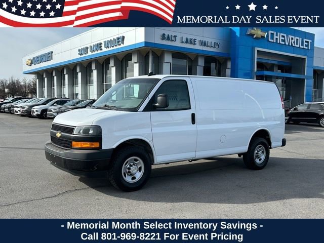 2022 Chevrolet Express 3500 Work Van HD's photo