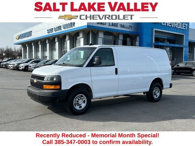 2022 Chevrolet Express 3500 Work Van HD's photo