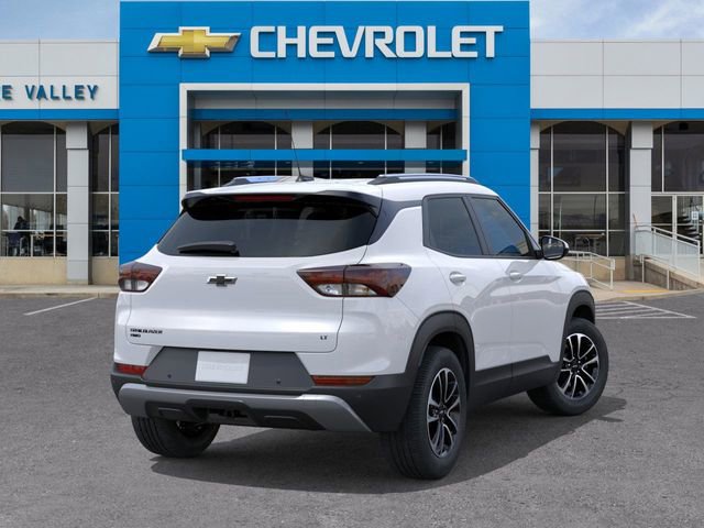 2025 Chevrolet Trailblazer LT photo 2