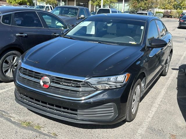 2024 Volkswagen Jetta SE photo 2